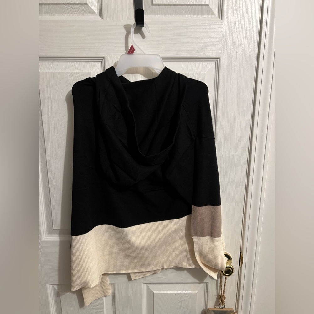 Felina hooded sweater new with tags very cute size large - Picture 3 of 6